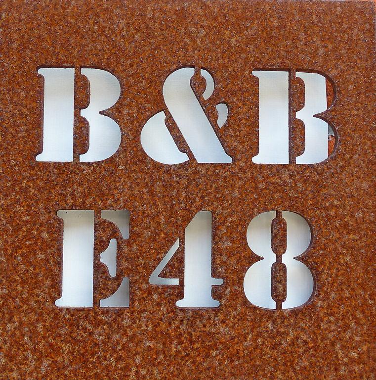 E48